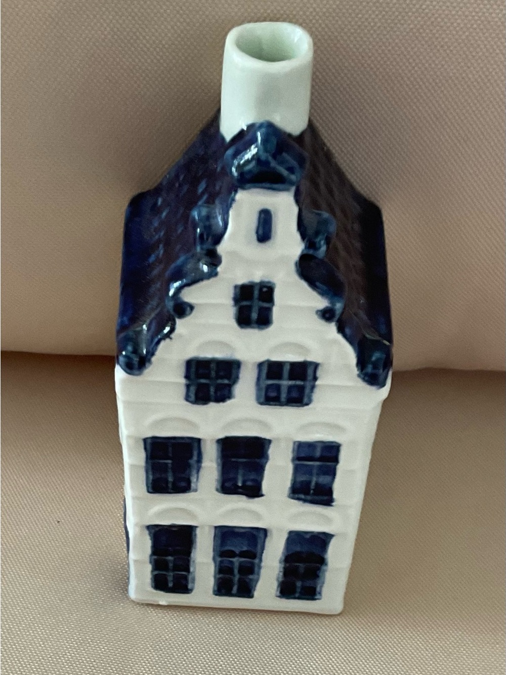 Rare  KLM Delft-Style Blue and White House #25